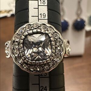 🧡 Vintage Crystal Ring 🧡